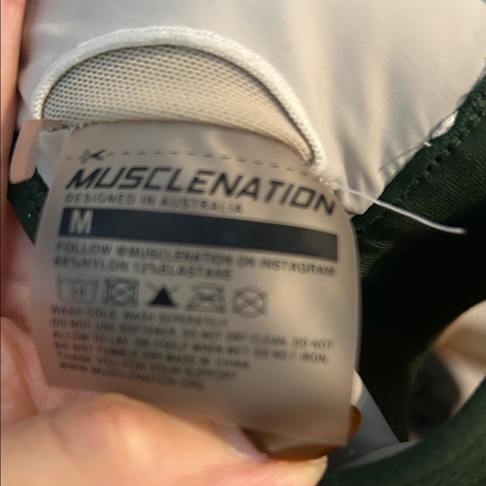 NWOT Green Muscle Nation Sports Bra size Medium - Picture 2 of 4